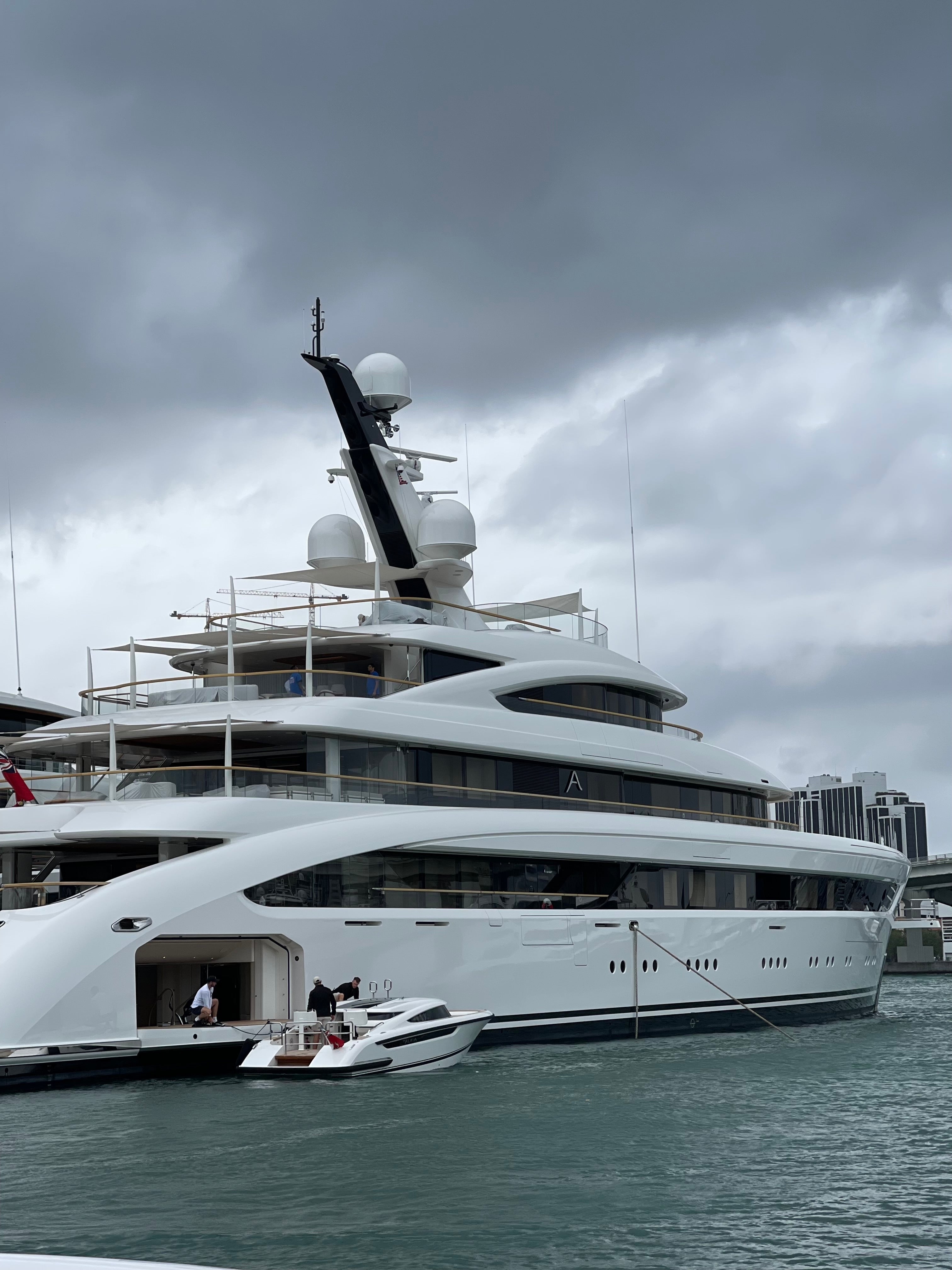 Vinyl Wraps for Yachts and Boats